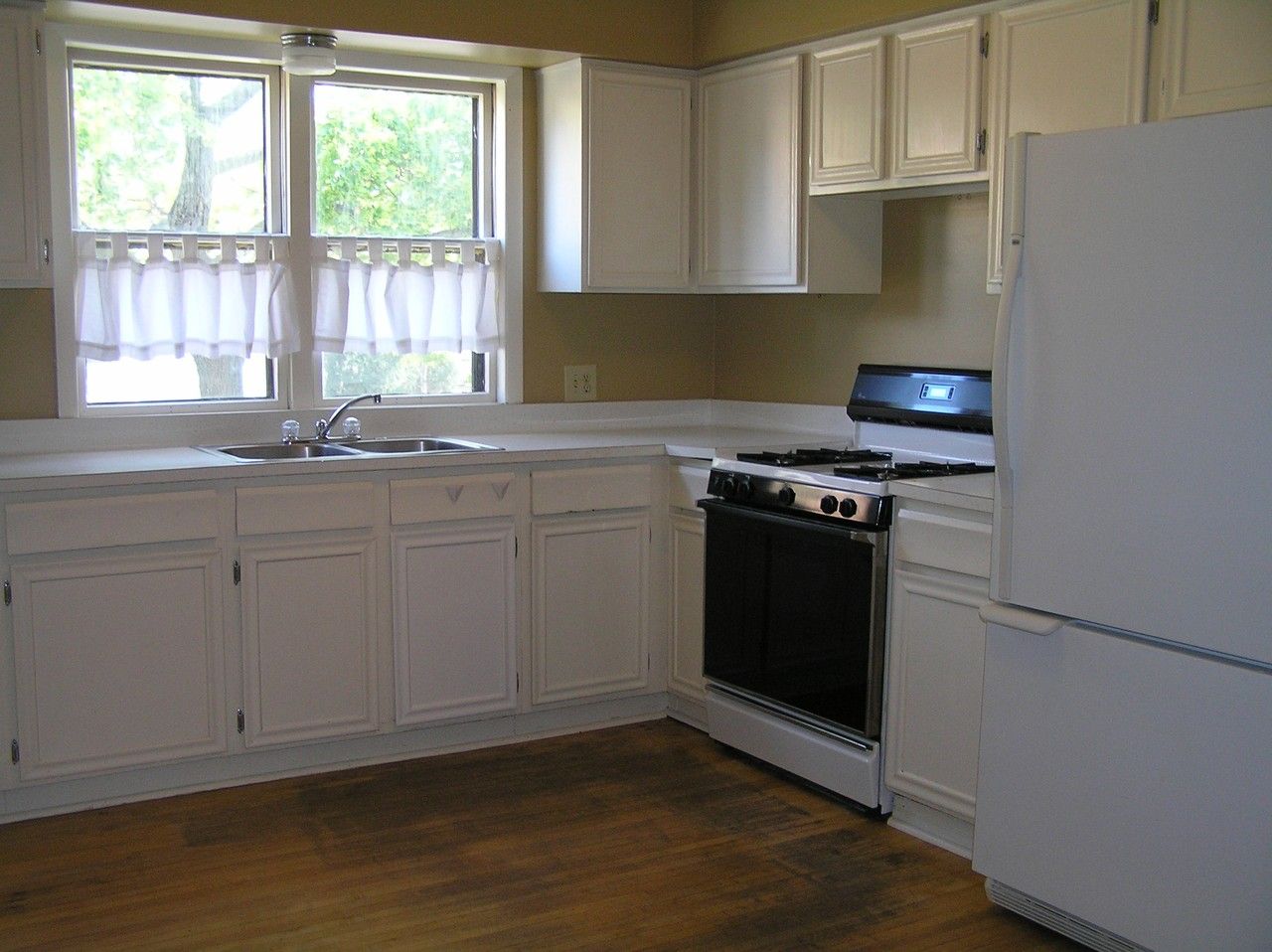 743 Laurel Avenue - Photo 5 of 10