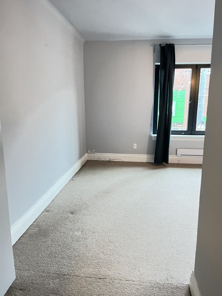 387 Roncesvalles Ave - Photo 5 of 13