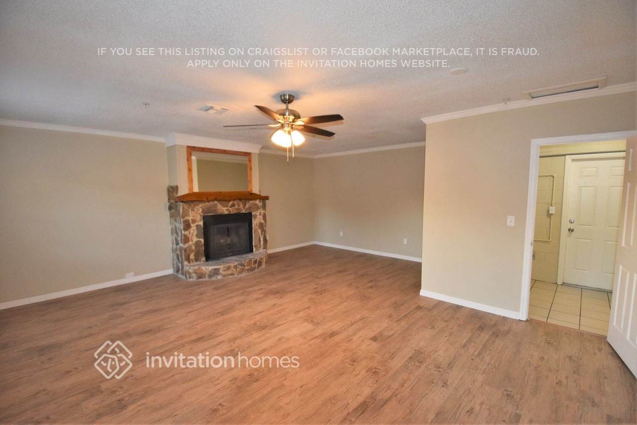 992 Union St - Photo 4 of 20