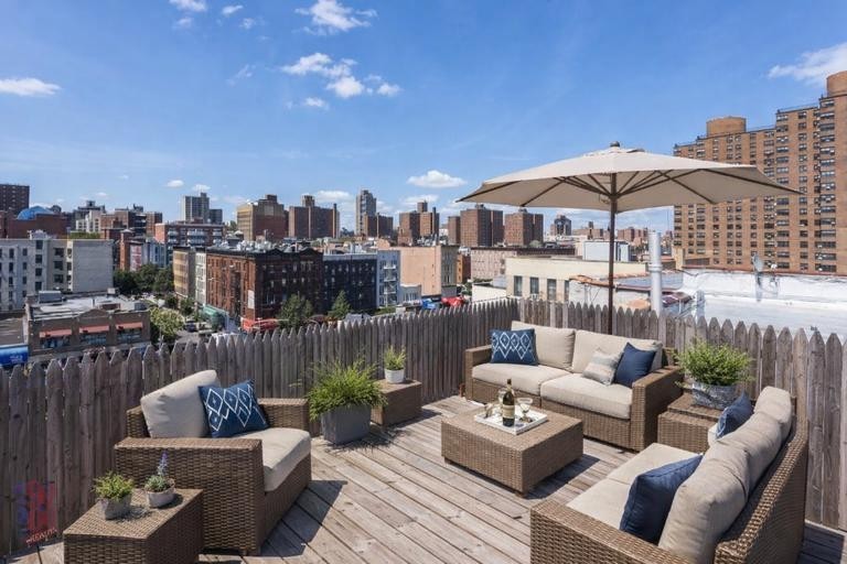 E 105th St #21 - Photo 3 of 11