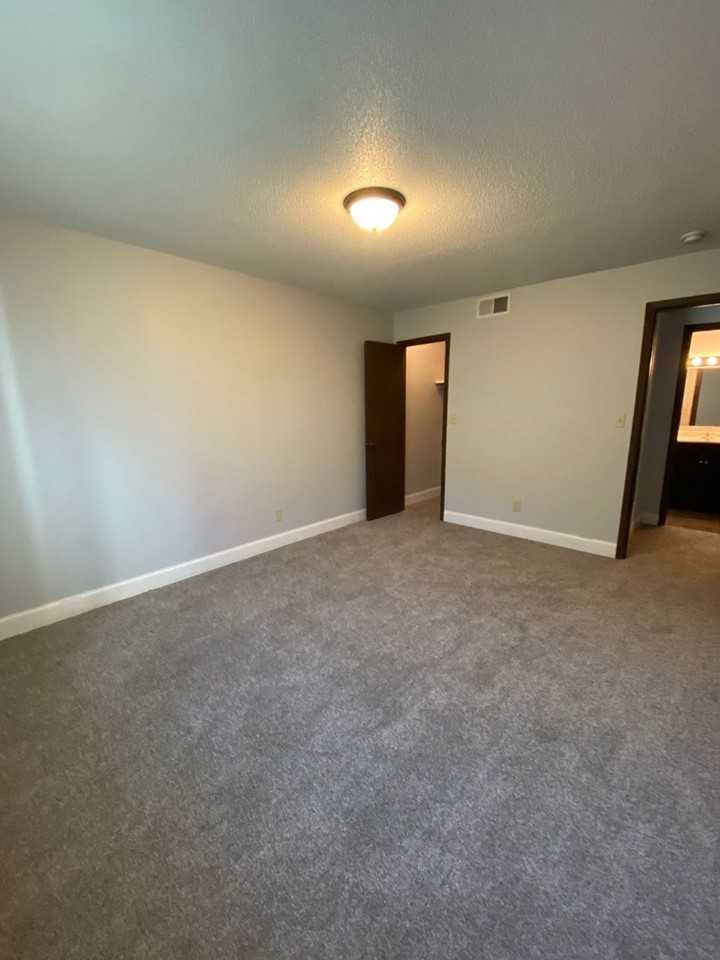 Taylor's Place Apartments - Photo 2 of 19