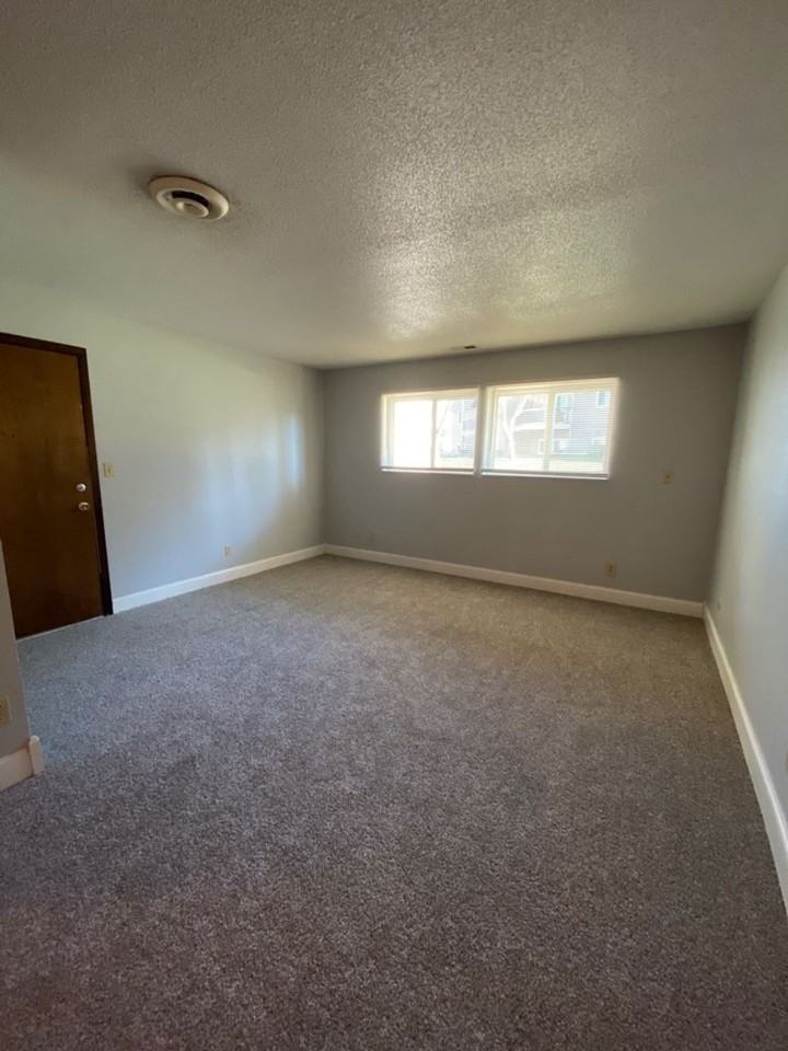 Taylor's Place Apartments - Photo 3 of 19