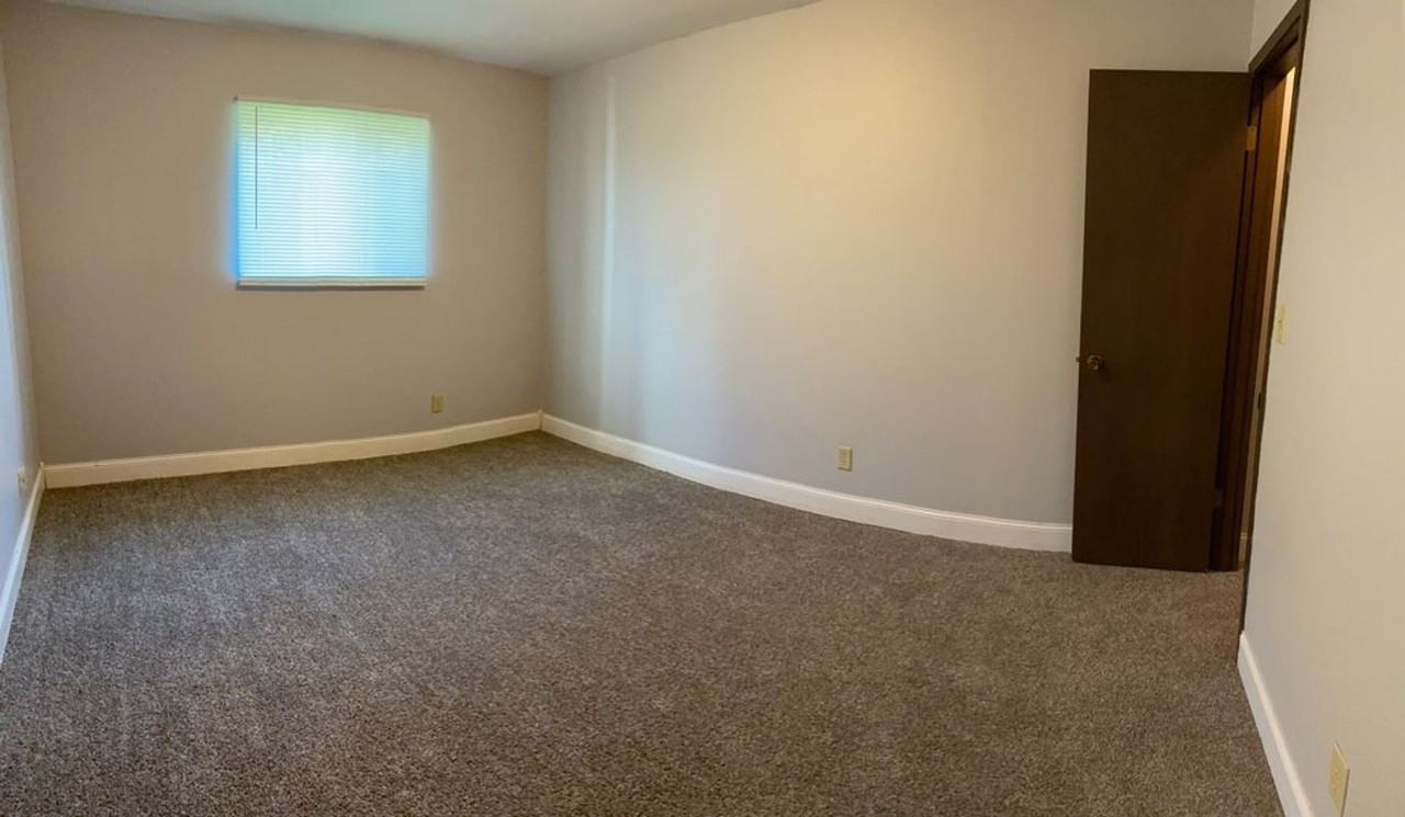 Taylor's Place Apartments - Photo 4 of 19