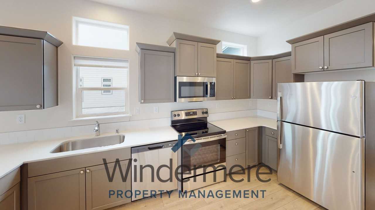 Avery Estates - Photo 5 of 34