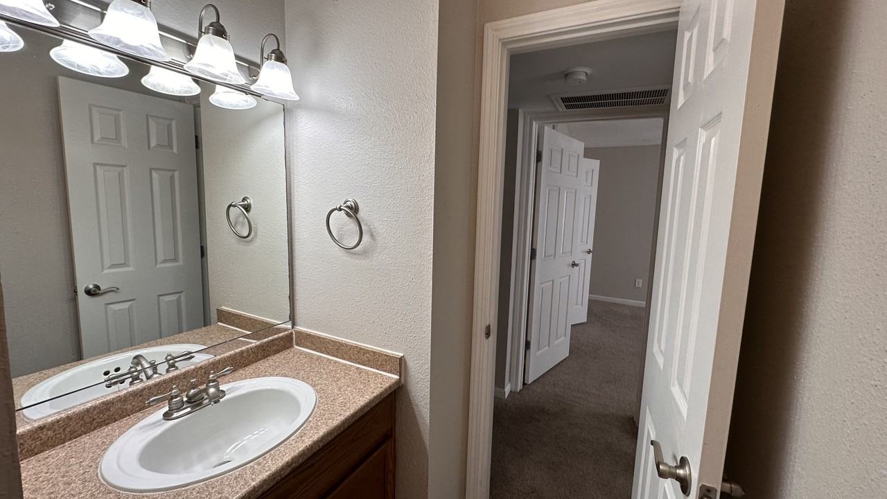 2825 Bellefontaine 339A #339AWILLOW - Photo 7 of 22