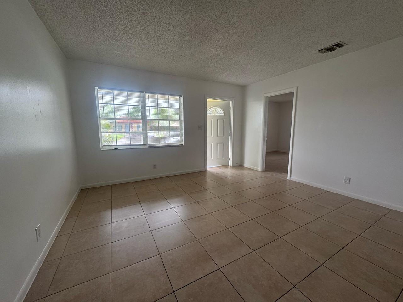 1480 Nw 19th Ct #501 - Photo 3 of 12