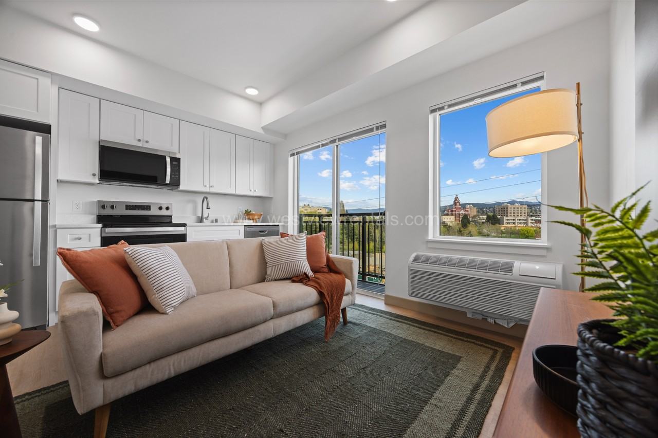711 Astor Street - Studio XL #XL - Photo 2 of 28