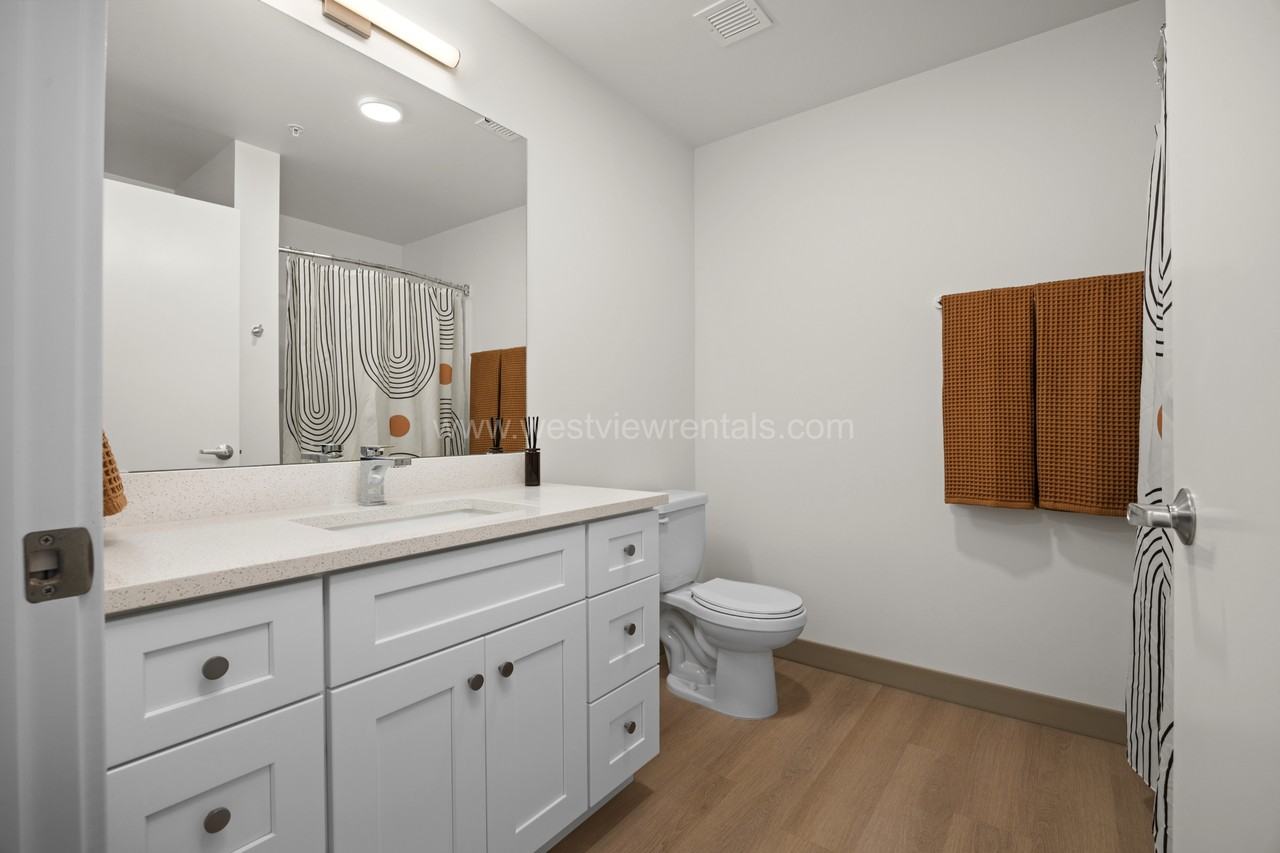 711 Astor Street - Studio/1 Bath #1BATH - Photo 4 of 28