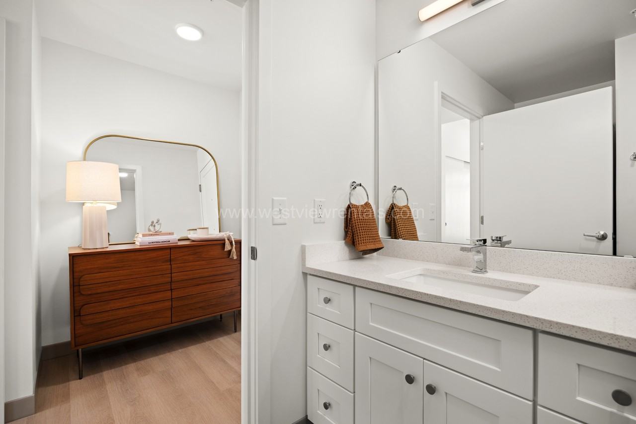 711 Astor Street - Studio/1 Bath #1BATH - Photo 7 of 28