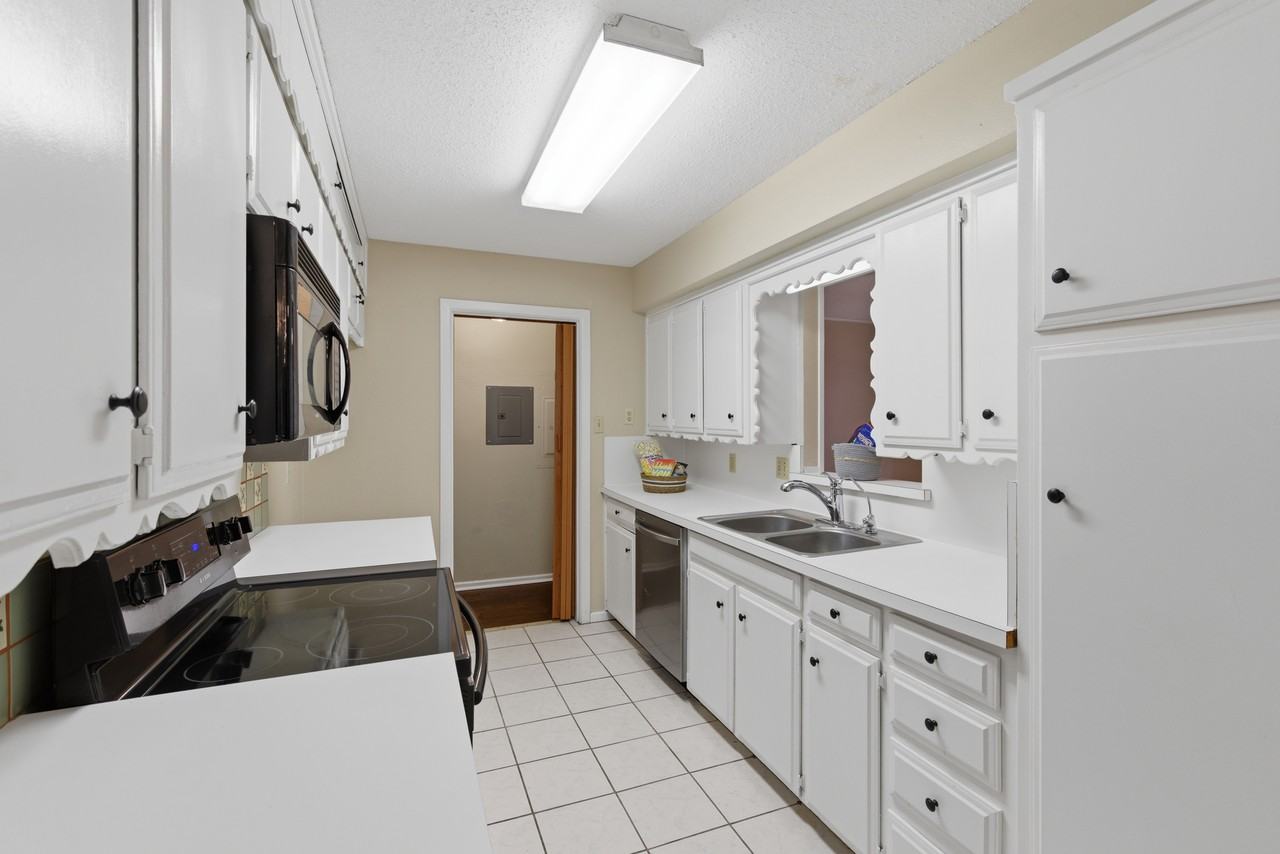 2113 Fleur De Lis Ct #1 - Photo 5 of 24