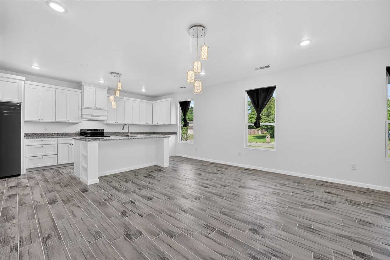 2902 Walnut St #1 - Photo 4 of 26