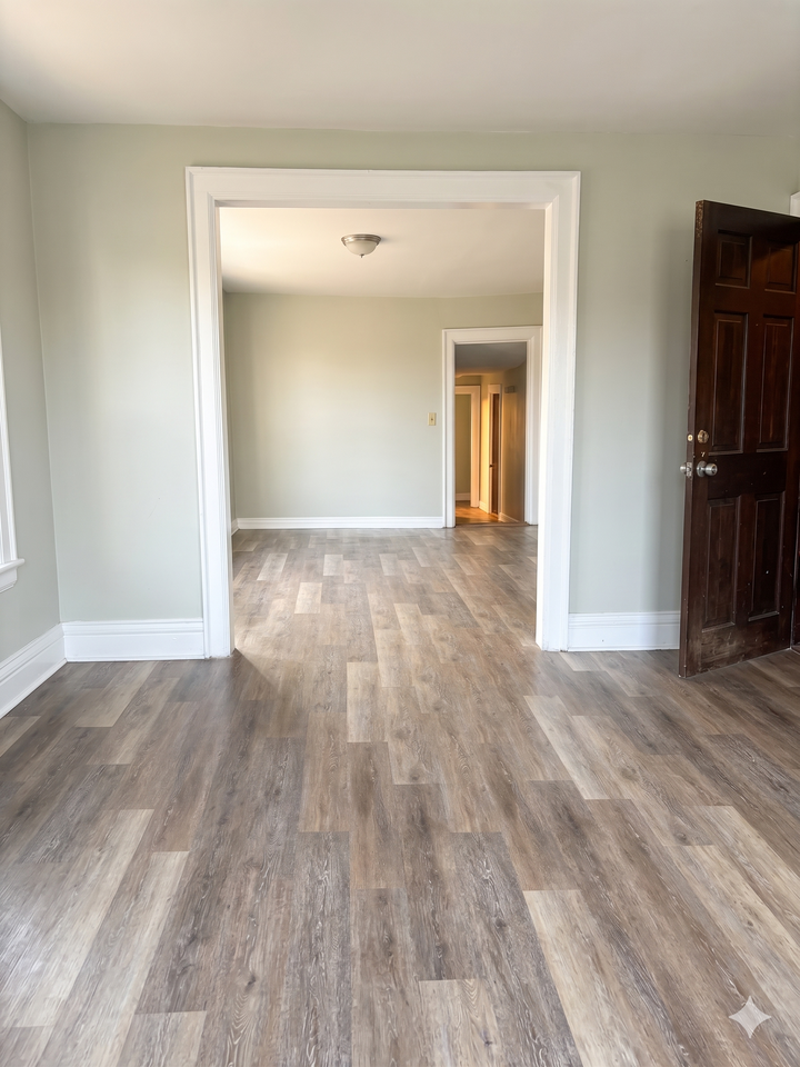 217 217 West Tupper StreetUnit 2 #2 - Photo 3 of 5