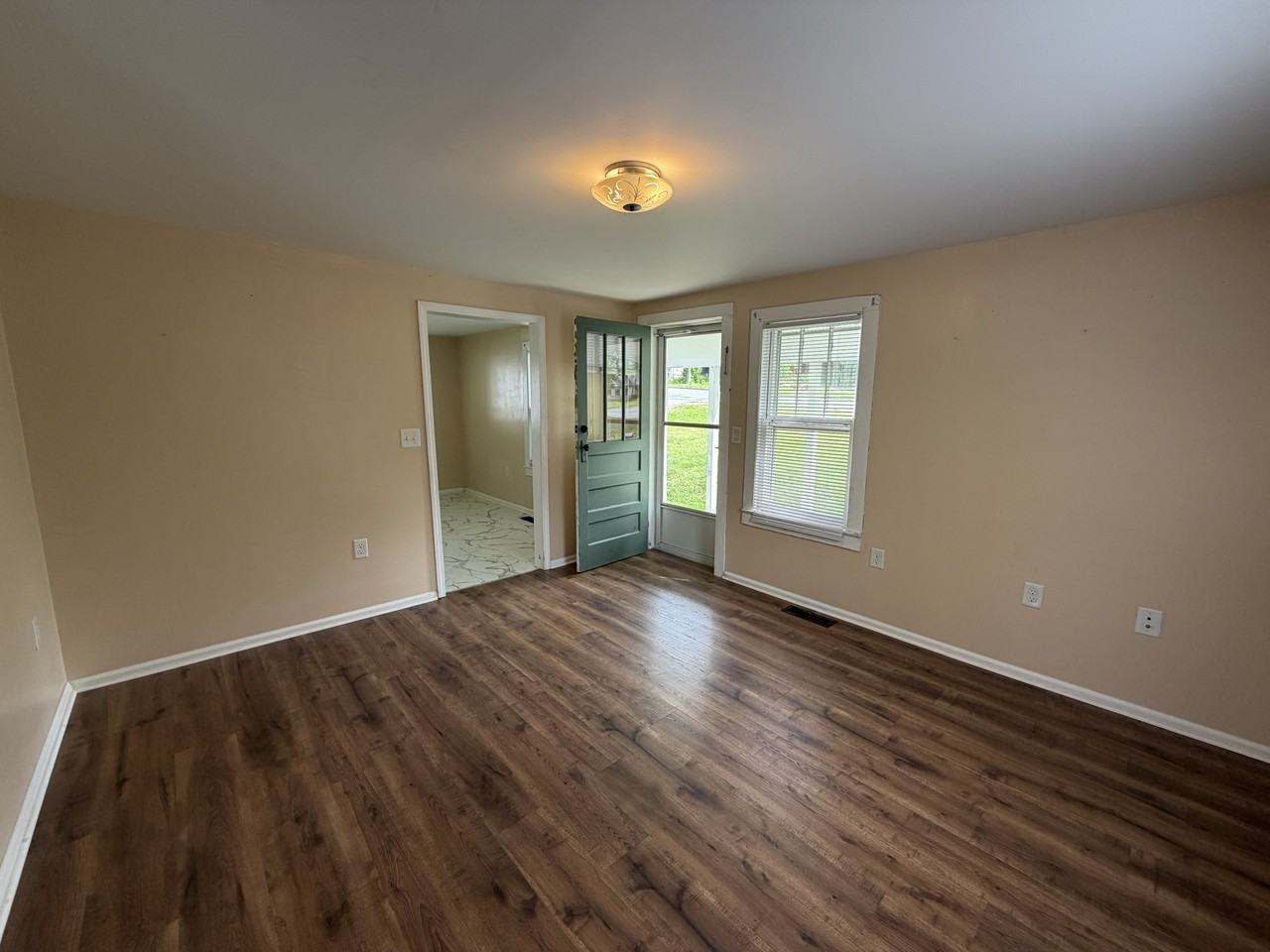 530 Crescent Dr #1 - Photo 2 of 9