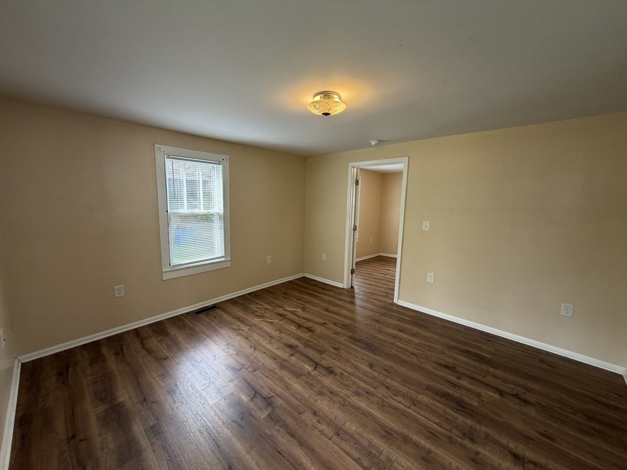 530 Crescent Dr #1 - Photo 3 of 9