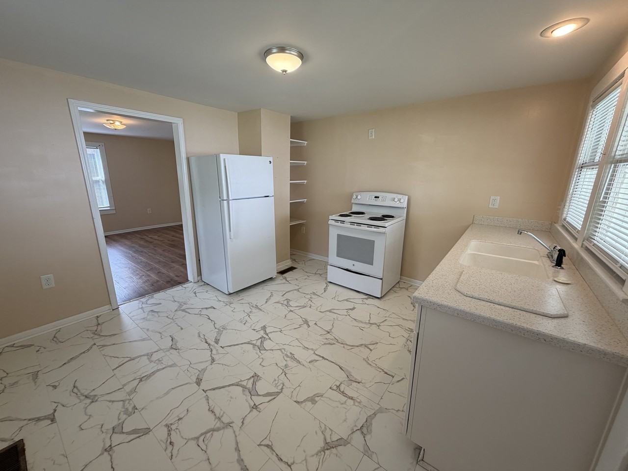 530 Crescent Dr #1 - Photo 5 of 9