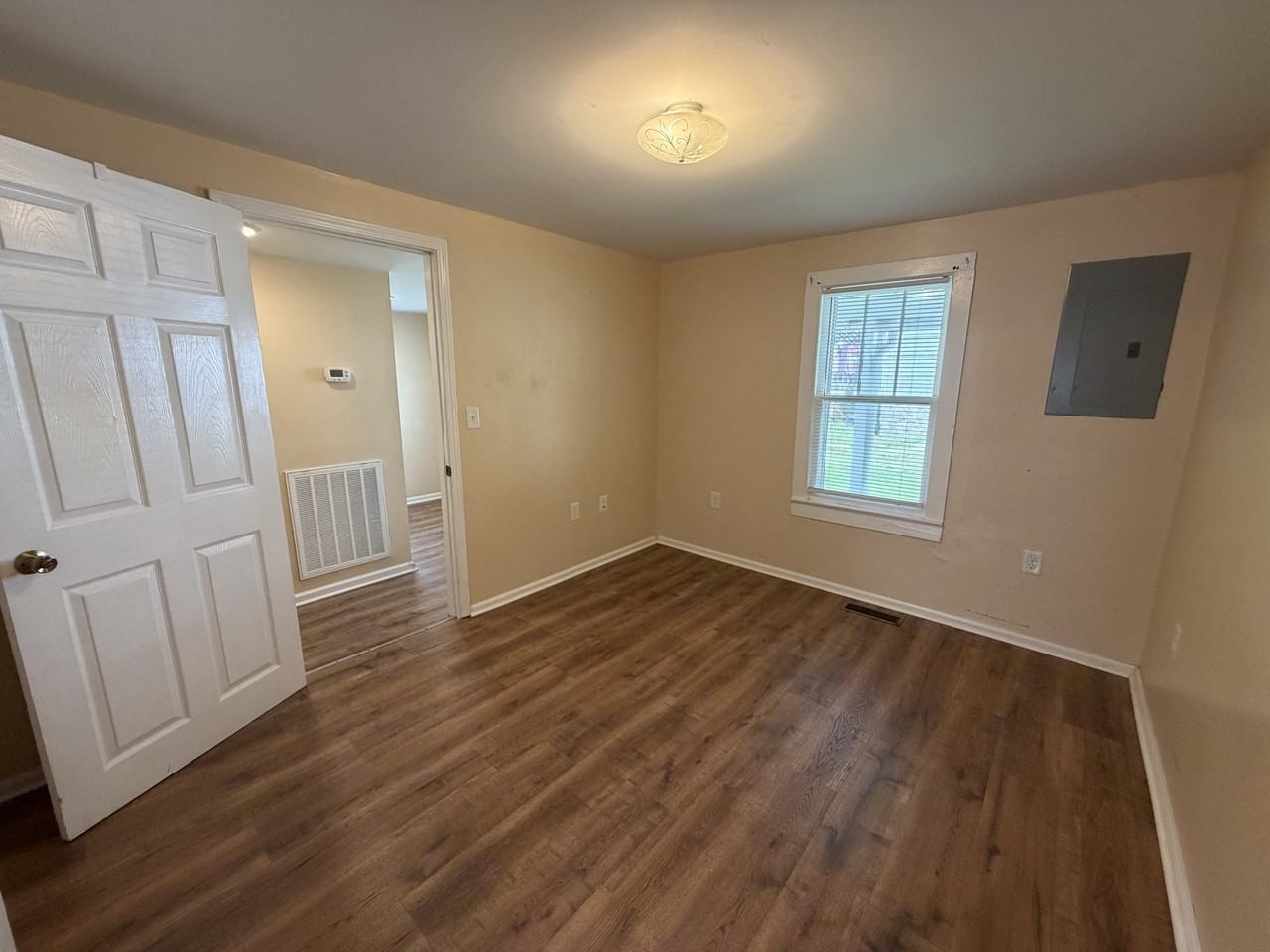 530 Crescent Dr #1 - Photo 7 of 9