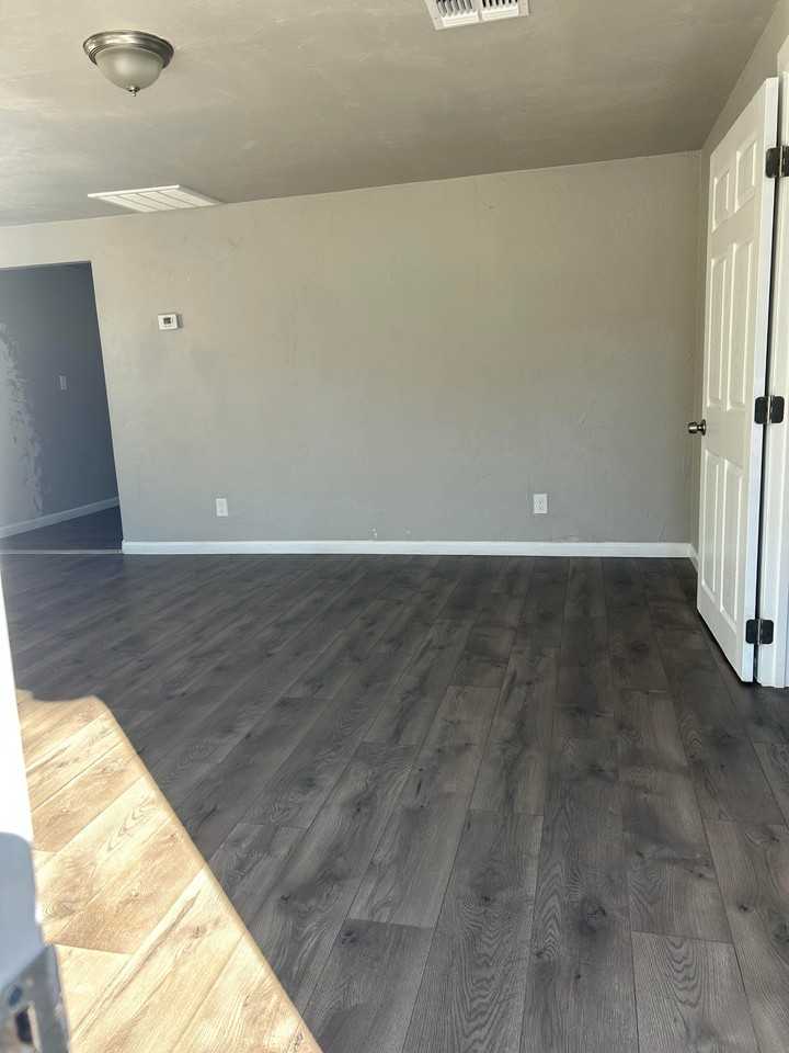 212 W Blacklidge Dr #1 - Photo 2 of 8