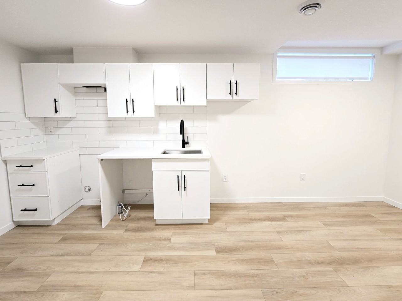 11640 83 St Nw Bsmt 11640 - Photo 2 of 8