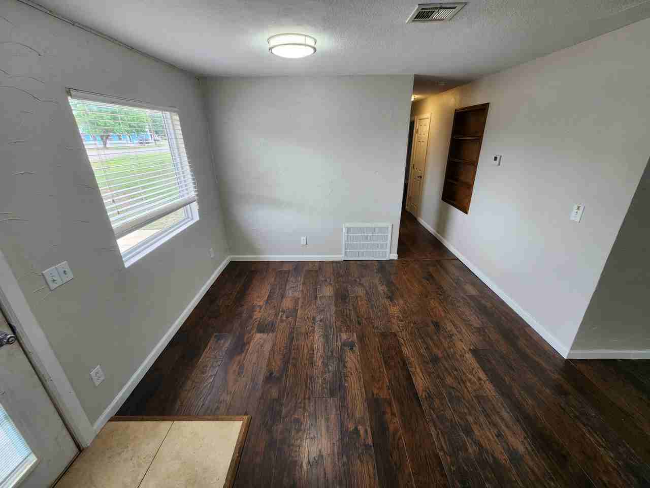 101 N Division St #1 - Photo 4 of 20