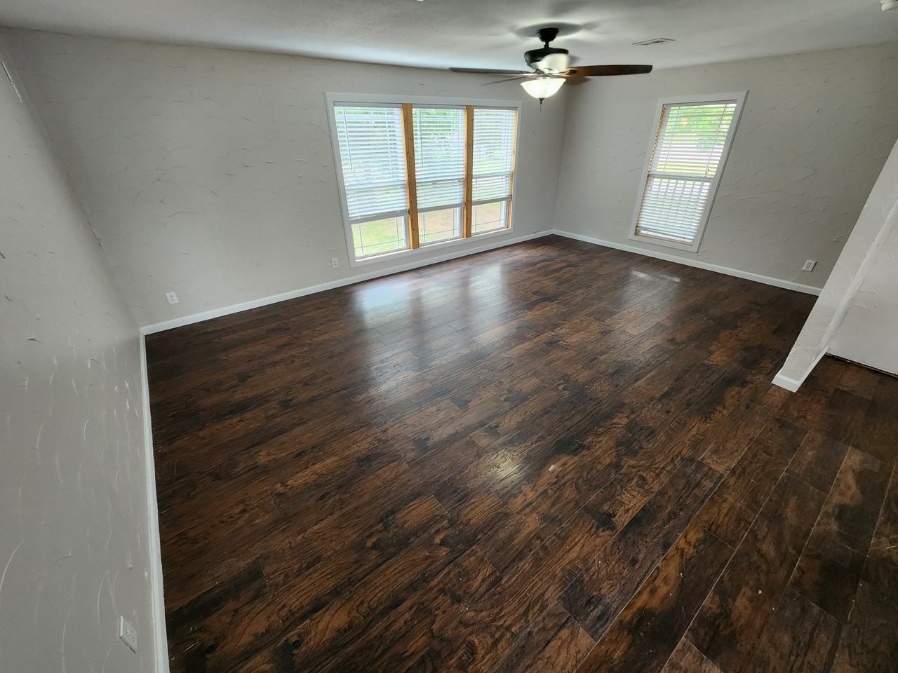 101 N Division St #1 - Photo 6 of 20