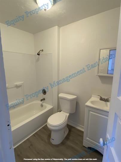 809 E Clark St #4 - Photo 6 of 8