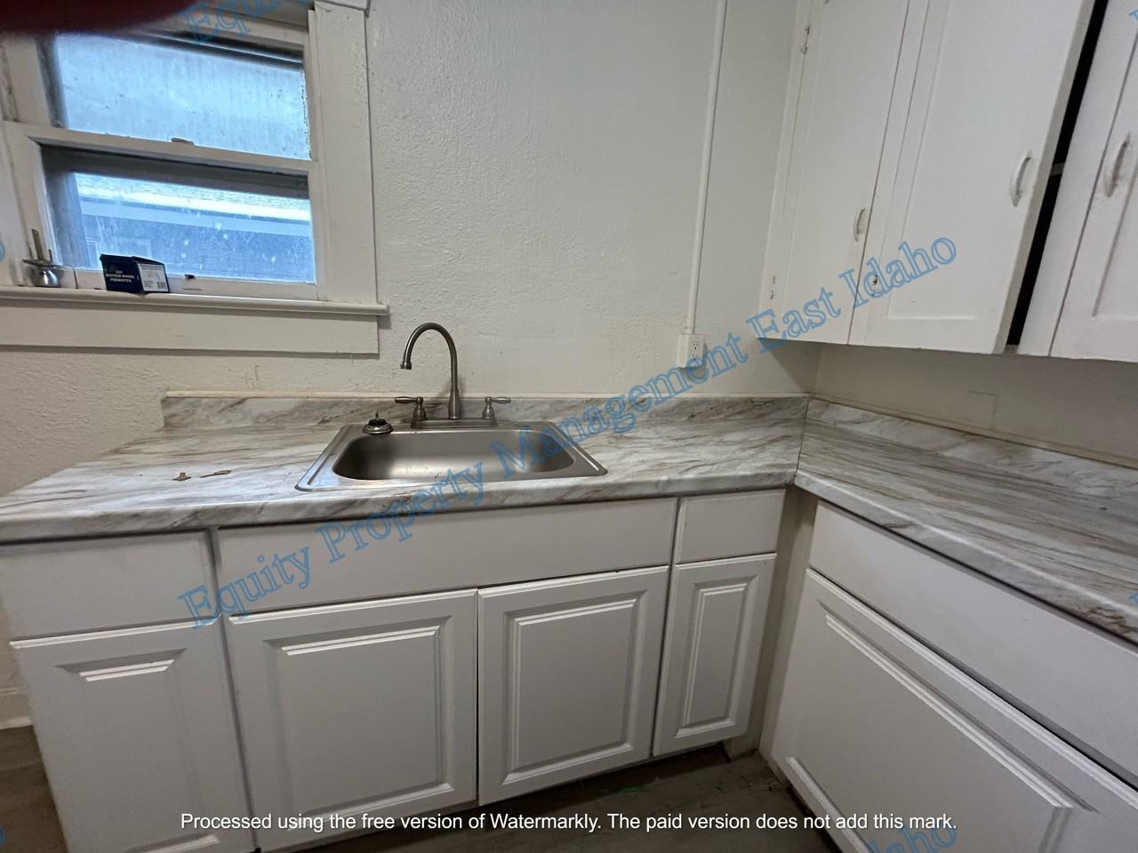 809 E Clark St #5 - Photo 5 of 9