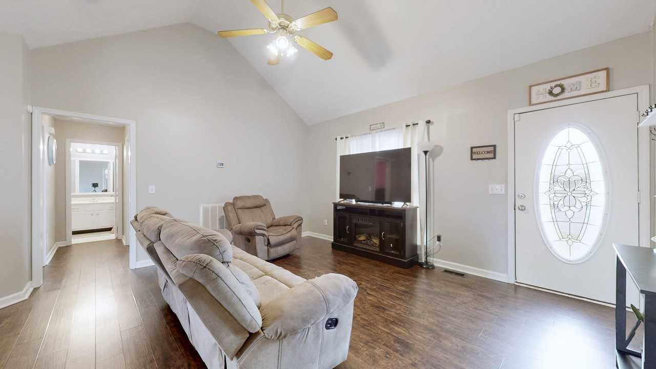2553 Hillingdon Dr #1 - Photo 4 of 12