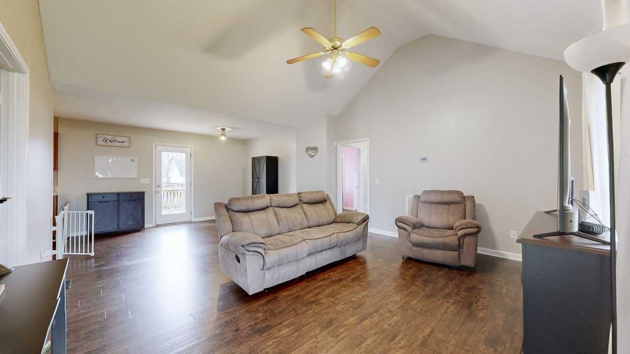 2553 Hillingdon Dr #1 - Photo 6 of 12