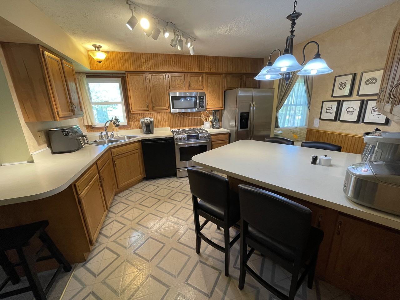 1708 Howlett Ln #1 - Photo 3 of 40