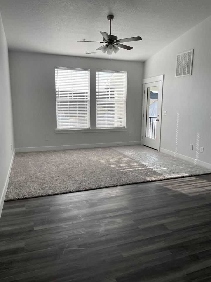 302 W 435 N #R302 - Photo 6 of 23