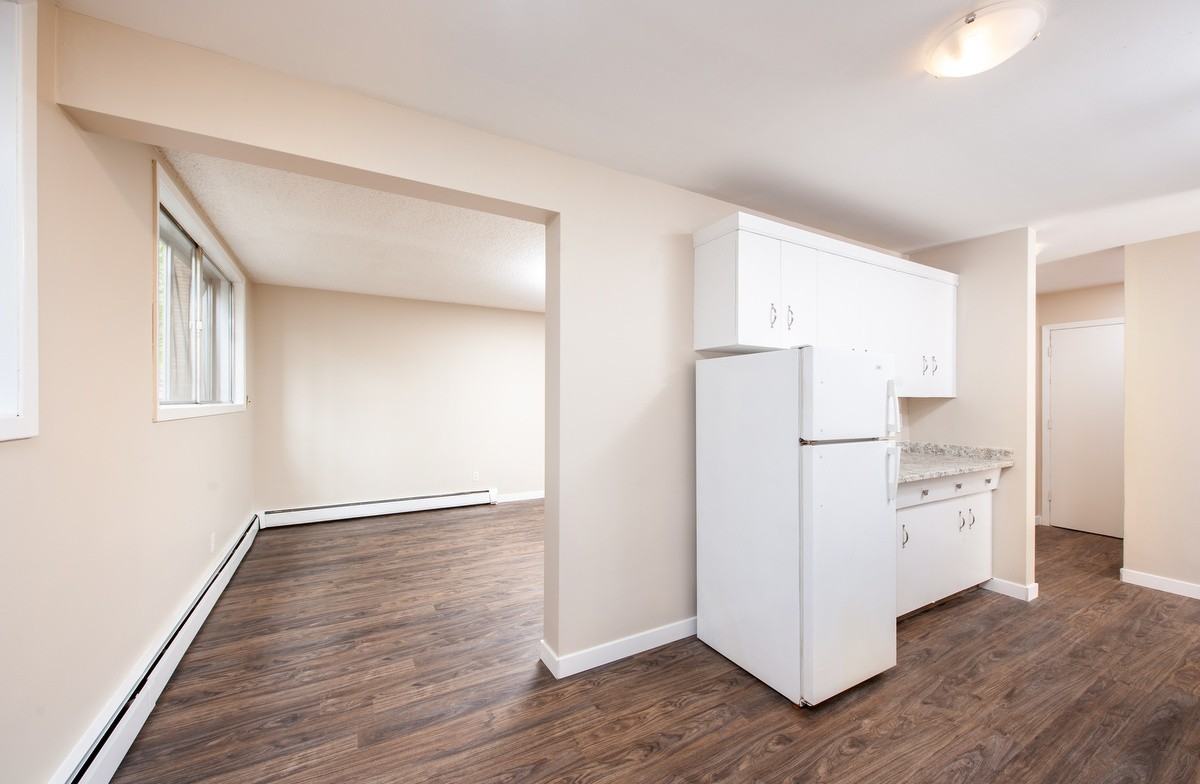 Shaughnessy Manor - Photo 5 of 24