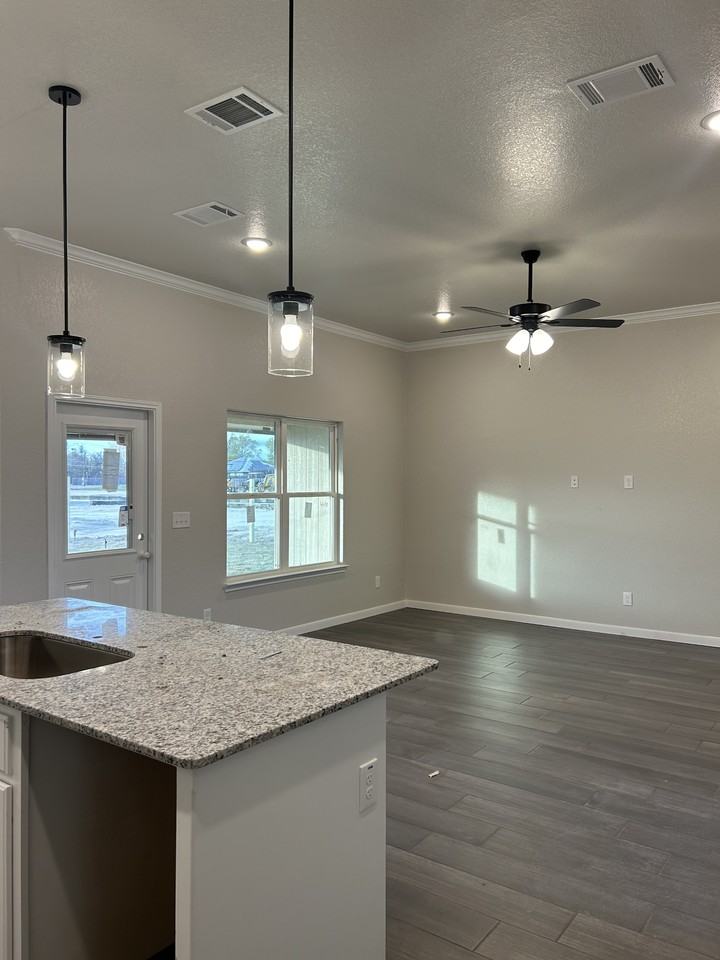 6003 Aquilla Dr #1 - Photo 5 of 8