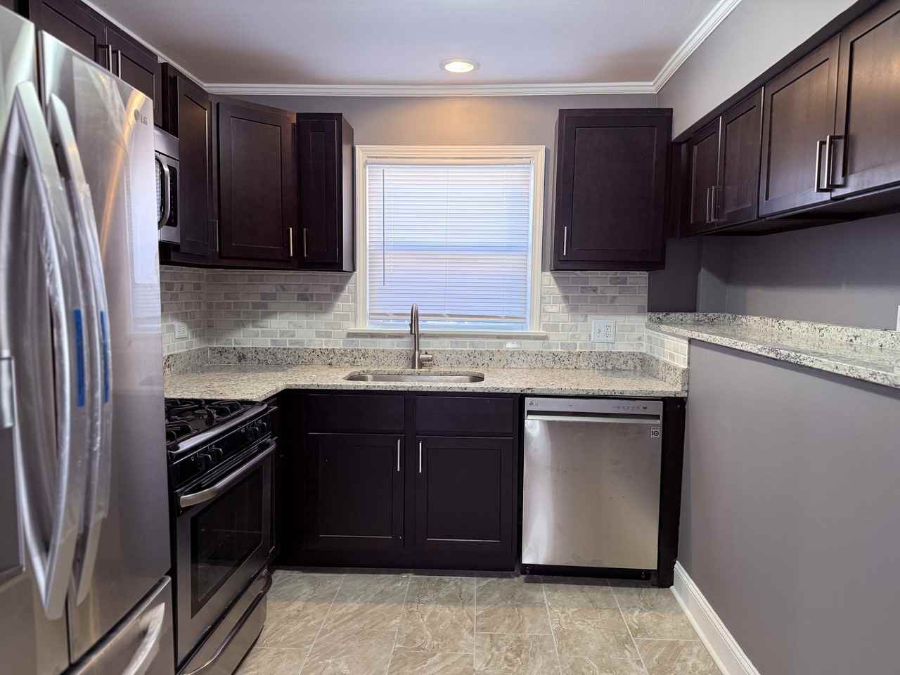 11547 S Ashland Ave #1 - Photo 3 of 16