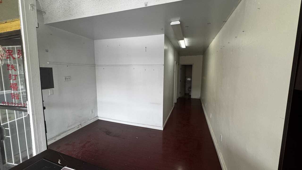 1039 1043 Taraval Street San Francisco CA 94116 #1043 - Photo 2 of 8