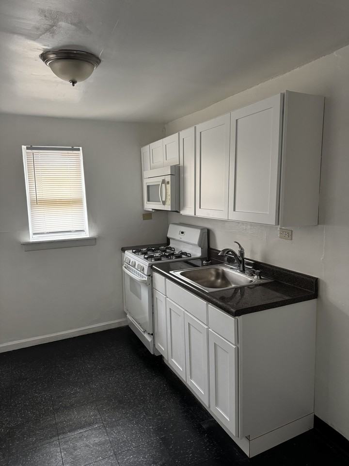 3016 Cambridge St #1 - Photo 4 of 16
