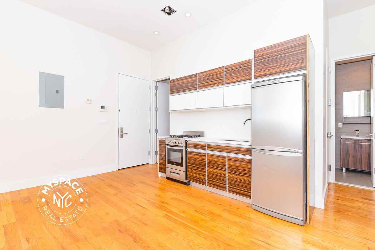 490 Kosciuszko St #4L - Photo 2 of 10