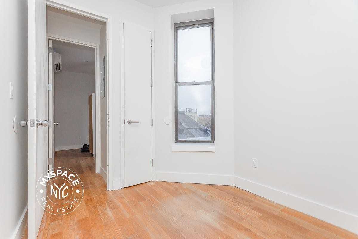 410 Gates Ave #4F - Photo 4 of 11