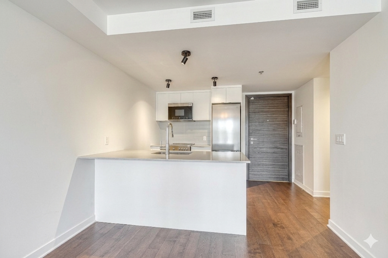 5227 Boulevard Décarie #203 - Photo 3 of 13