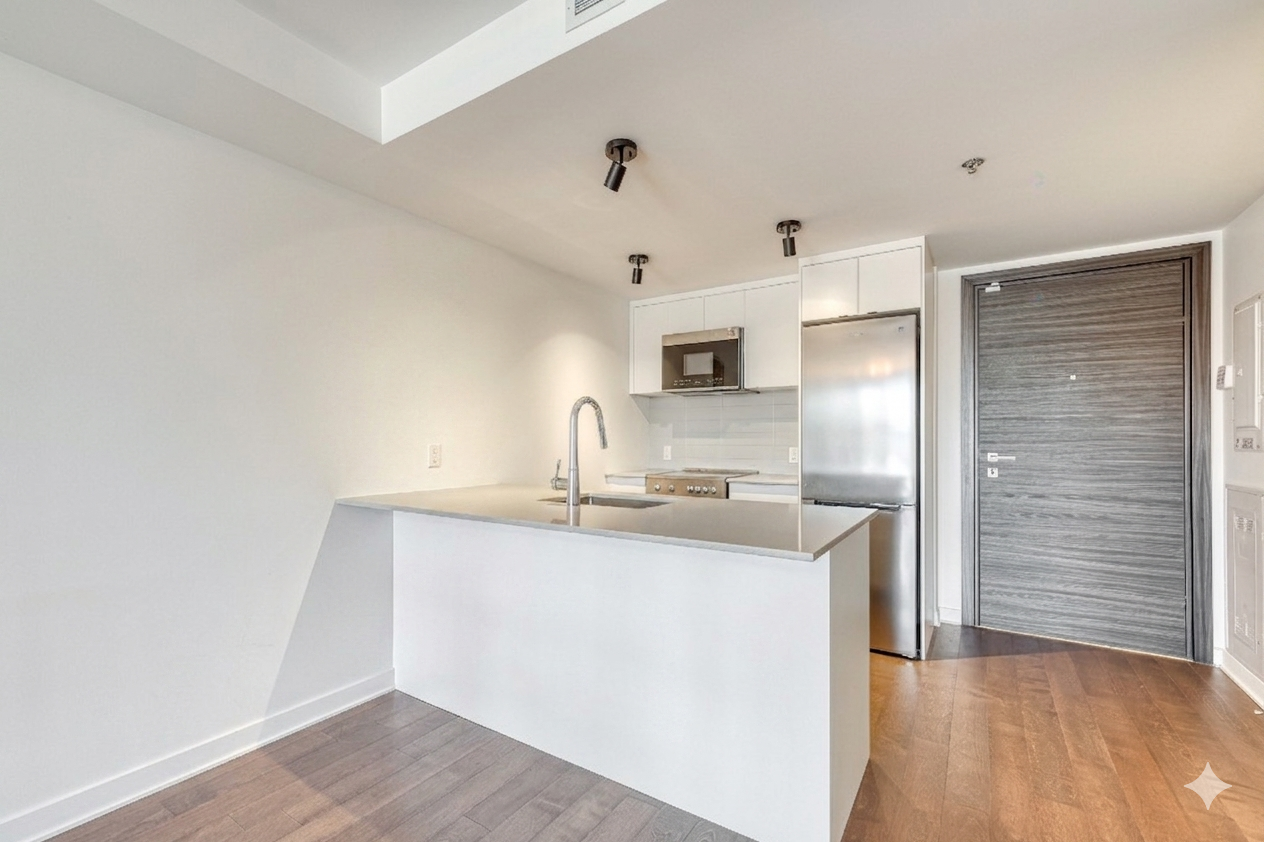 5227 Boulevard Décarie #203 - Photo 5 of 13