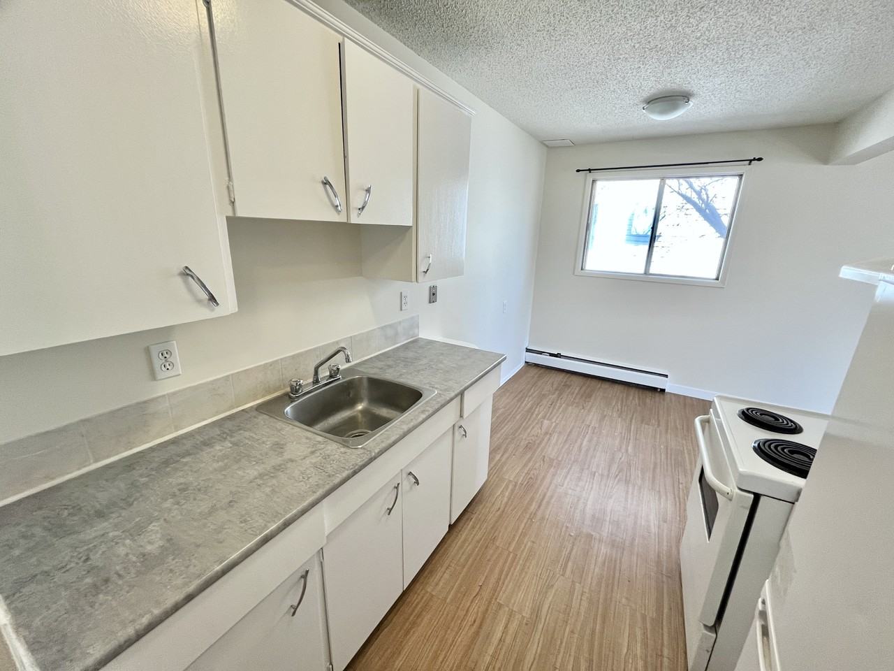 10824 112 St Nw - Photo 2 of 26