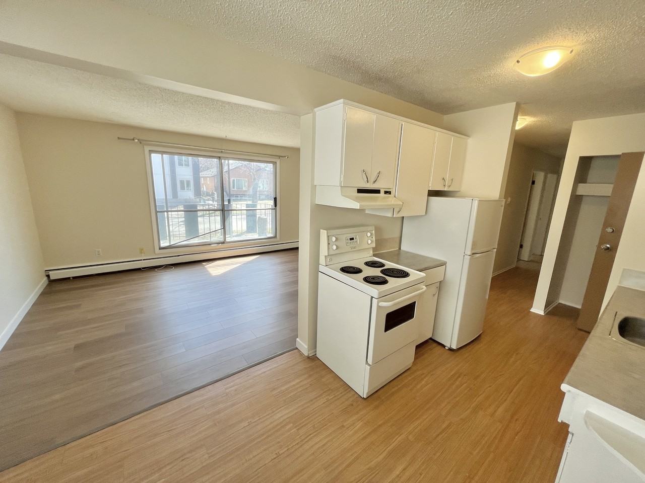 10824 112 St Nw - Photo 4 of 26