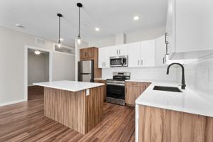 featured image of 2016 Oxford Ave