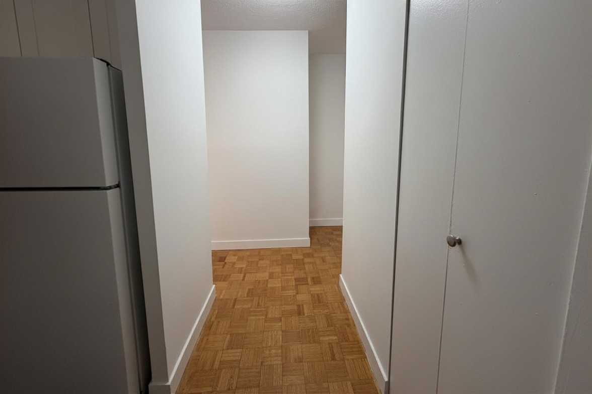 125 Somerset St. W. - Photo 2 of 28