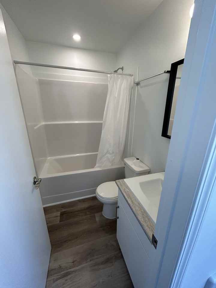 SF227 | 1 Month Free – 1 Bedroom Garden Suite – North Edmonton - Photo 2 of 7