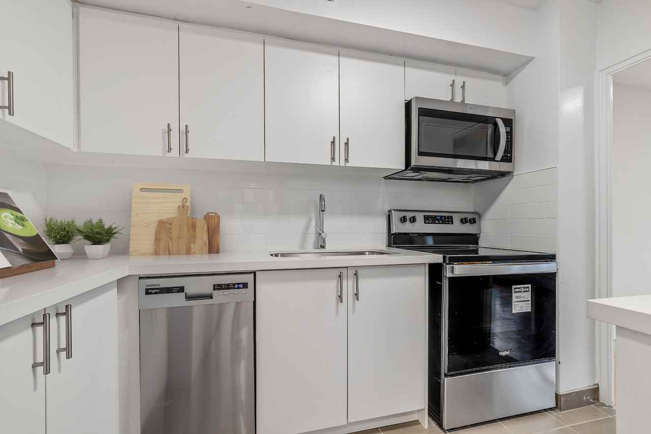55 Brownlow Avenue - Photo 5 of 11