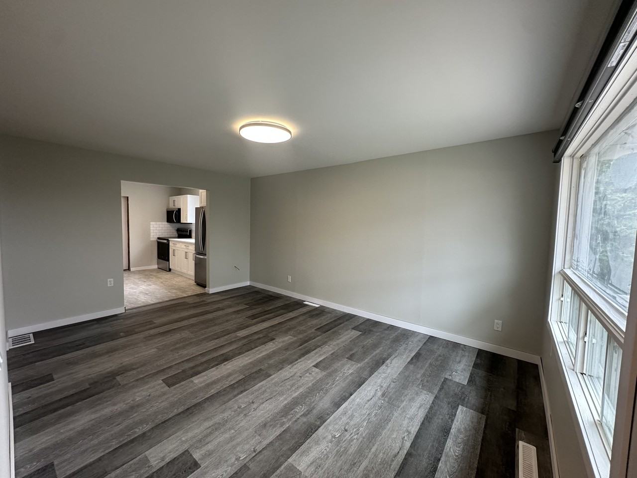 771 Hector Ave - Photo 4 of 27