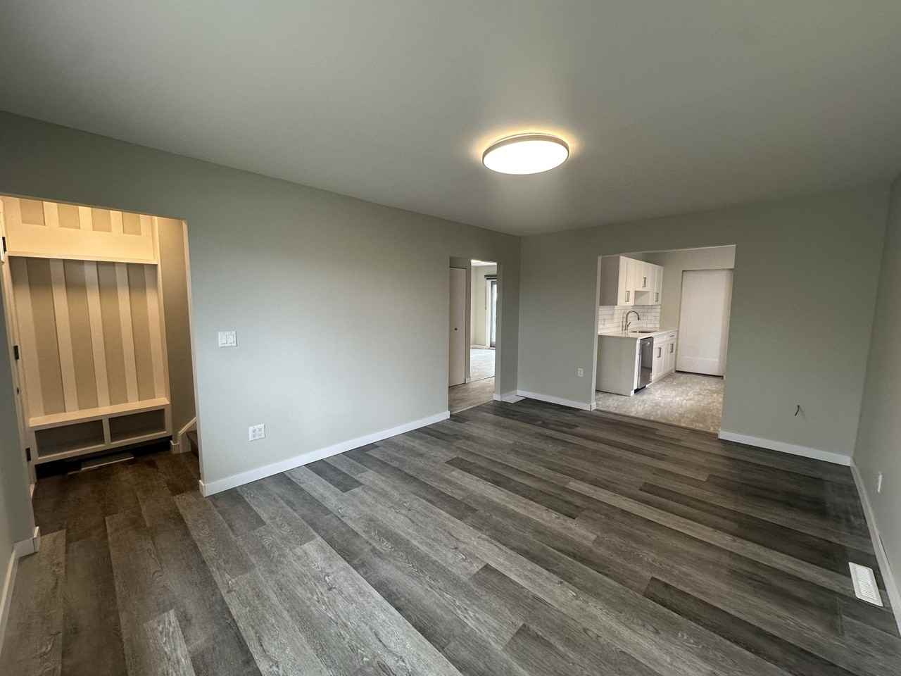 771 Hector Ave - Photo 5 of 27