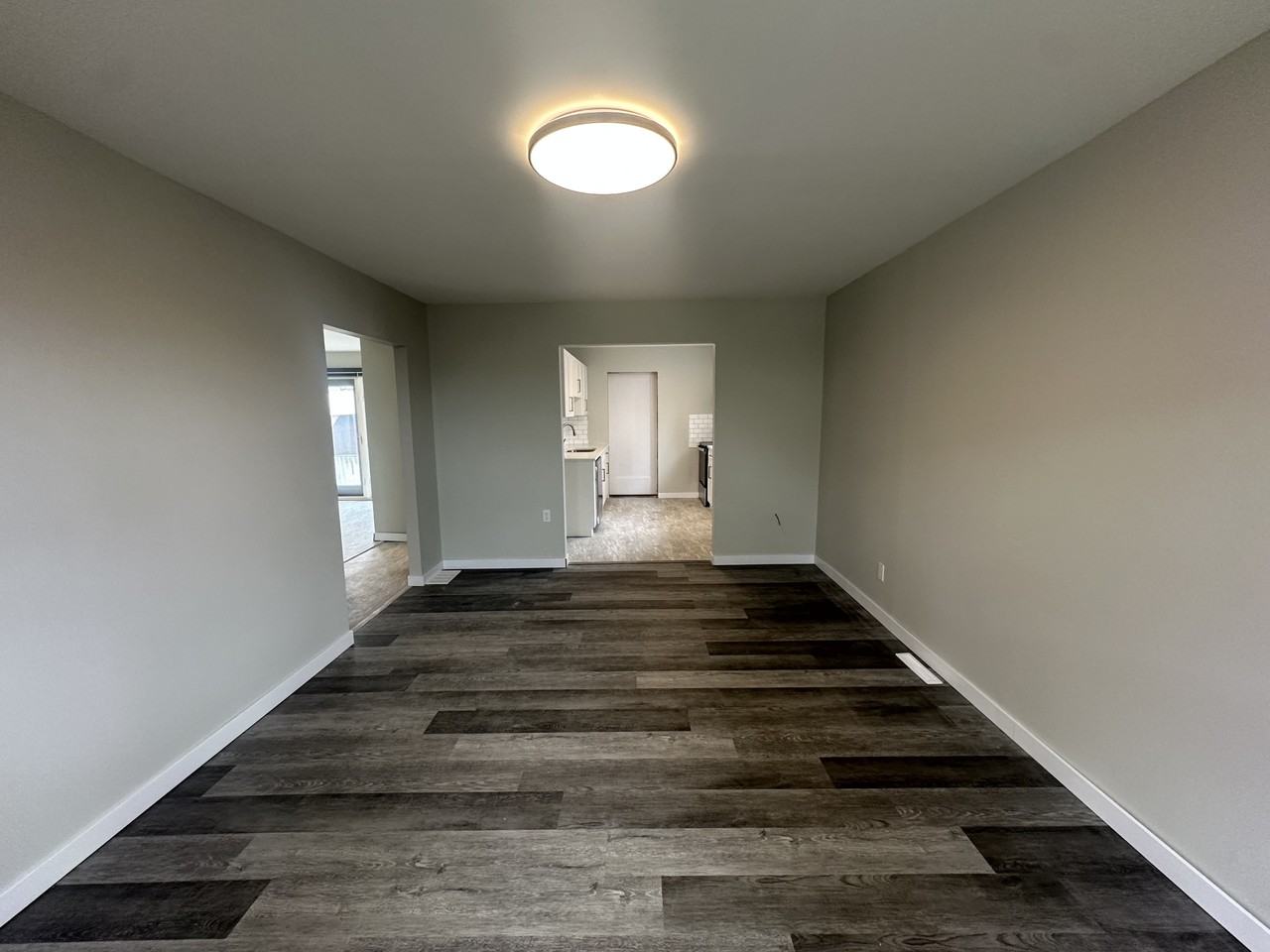 771 Hector Ave - Photo 6 of 27
