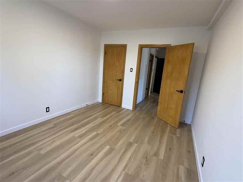 989 West 20th Avenue - Photo 5 of 7