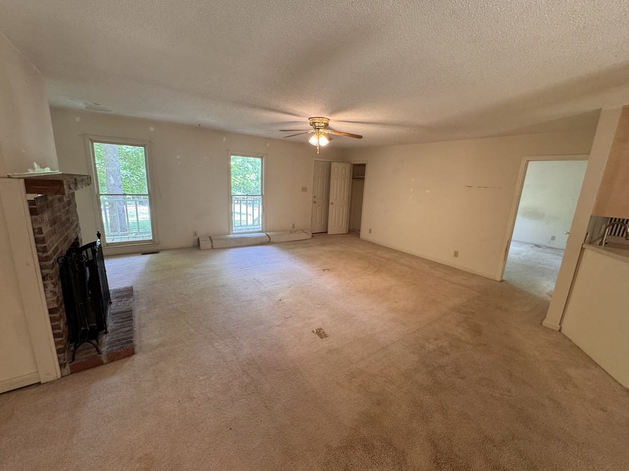 112 Oak Leaf Cir #1 - Photo 4 of 15